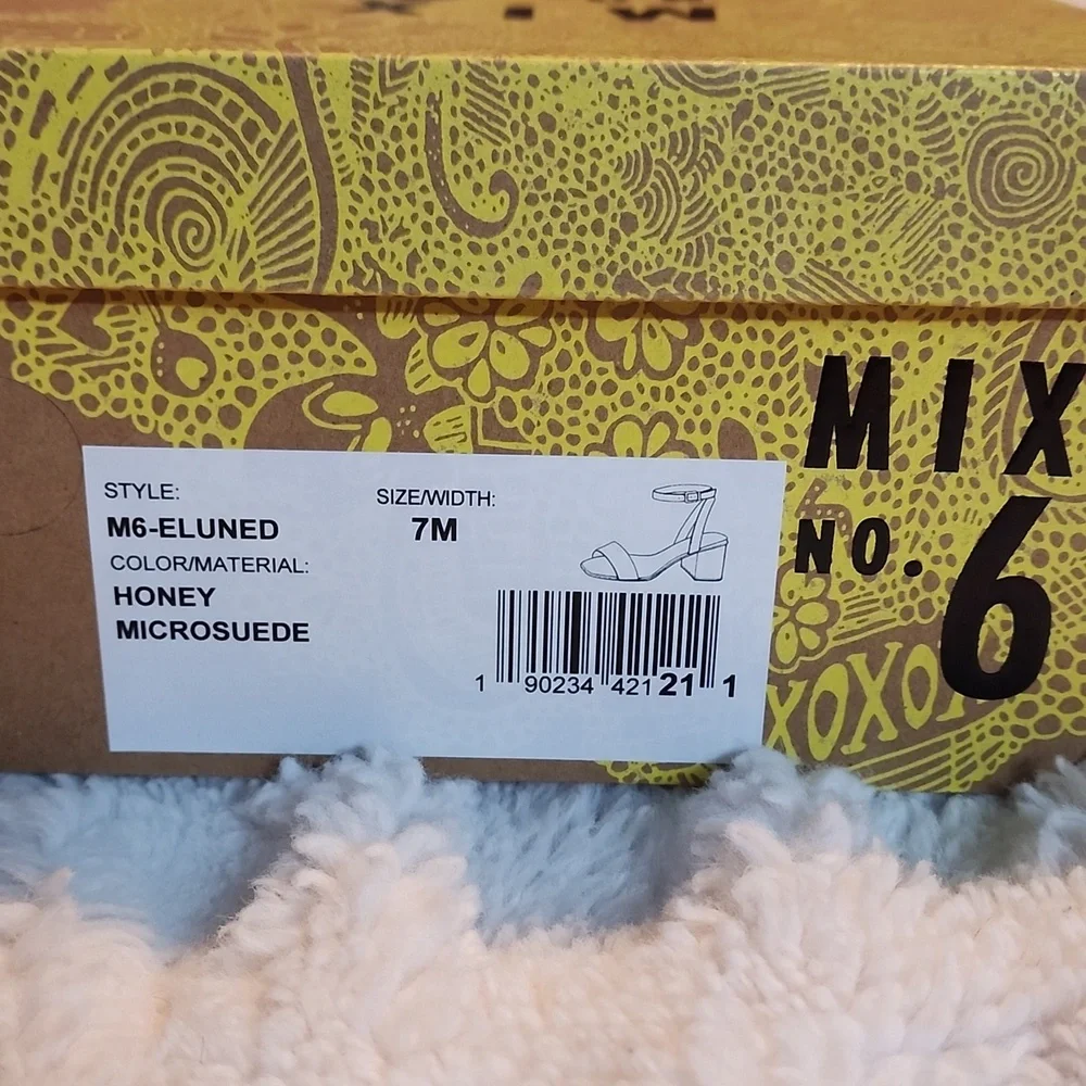 Heels - Picture 5 of 5